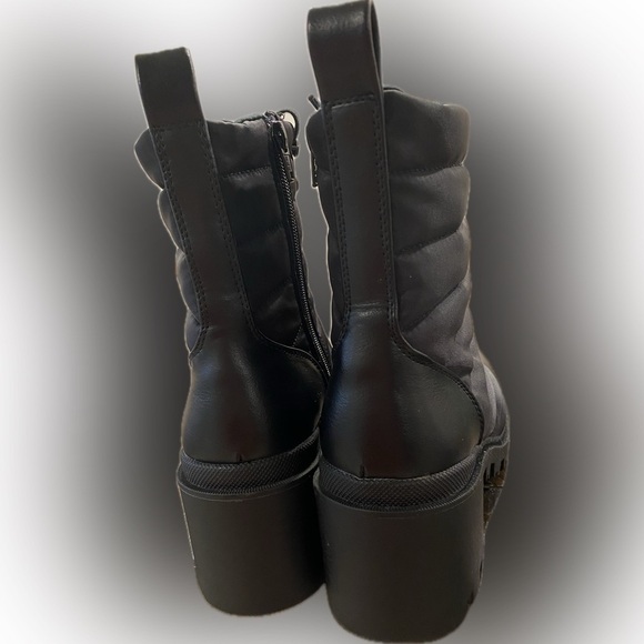 DV DOLCE VITA
Nilda Trapunto Lace-Up Lugsole Booties - Picture 5 of 5